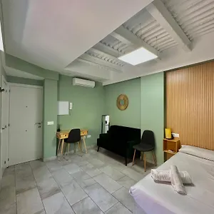 lovely-studio-apartment-malaga.1costadelsol.com/